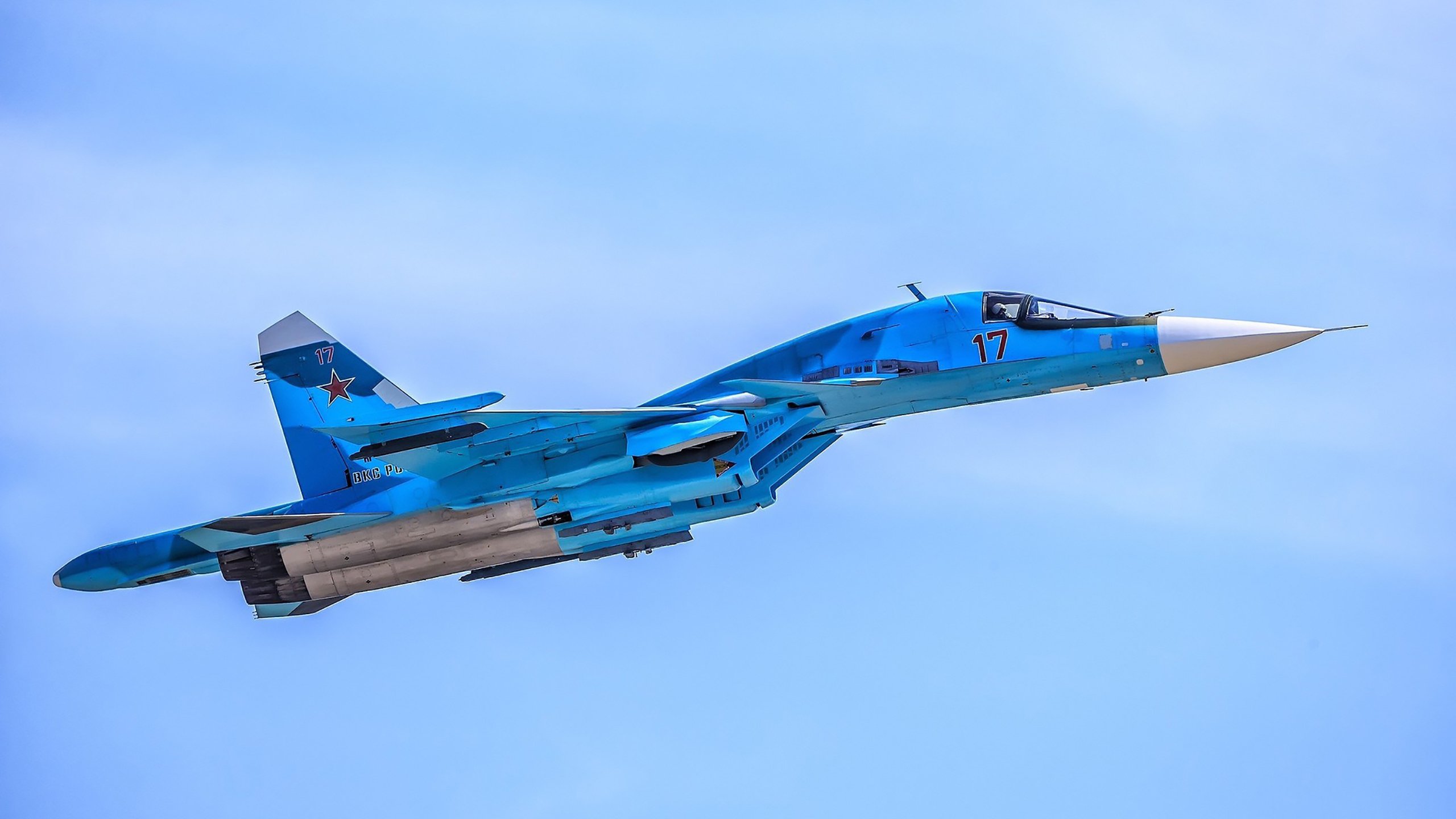 中国队冲线瞬间点燃全场气氛，中国队继续冲