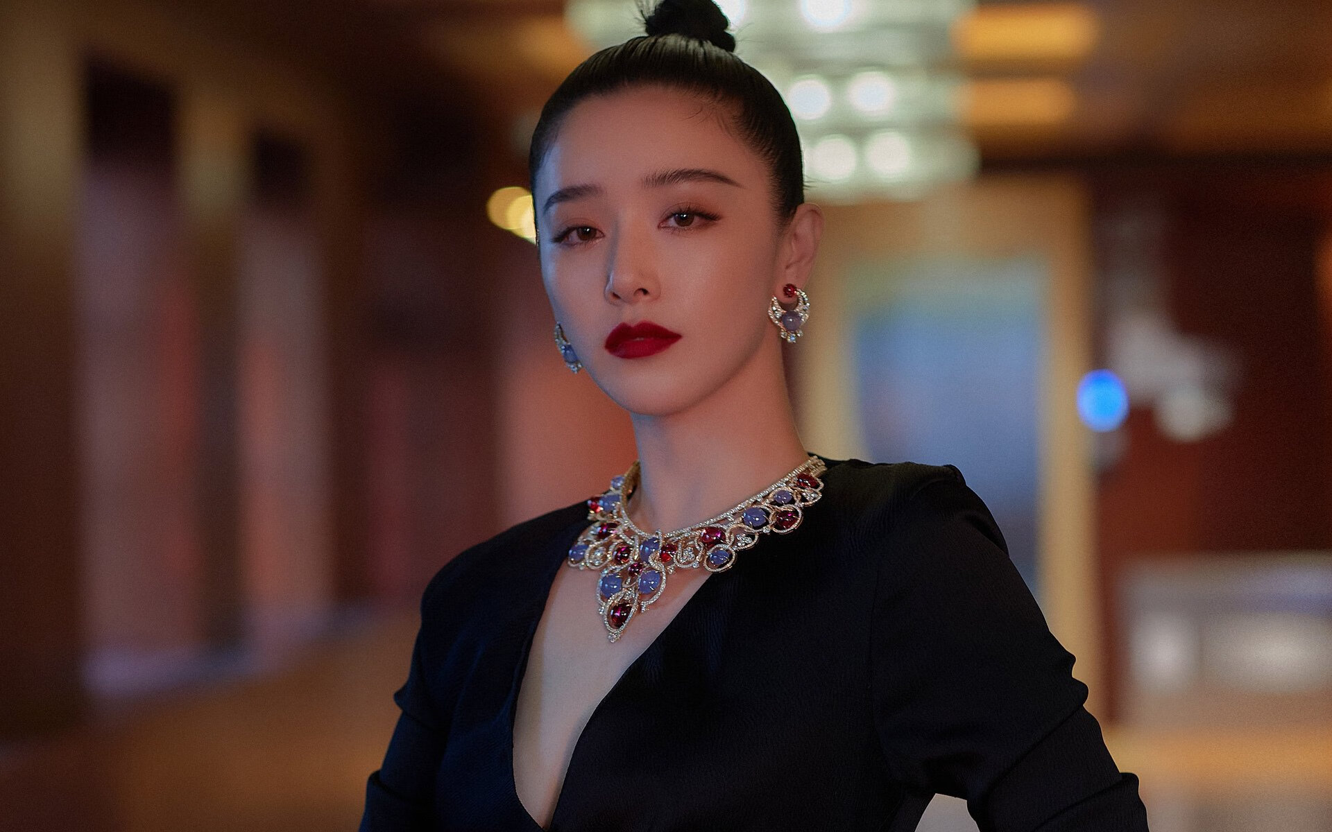 利物浦标王亮相训练场，伊萨克正式加入球队合练，利物浦队标演变